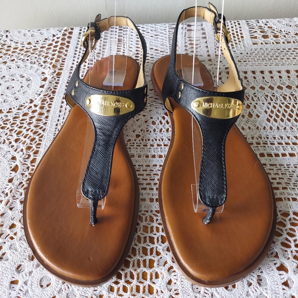 MICHAEL Michael Kors Shoes - MICHAEL KORS Plate Thong Flat Leather Sandals US 8